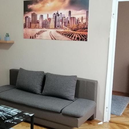 Startpont Apartman Pécs Eksteriør bilde