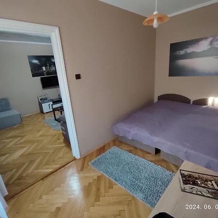 Startpont Apartman Pécs Eksteriør bilde
